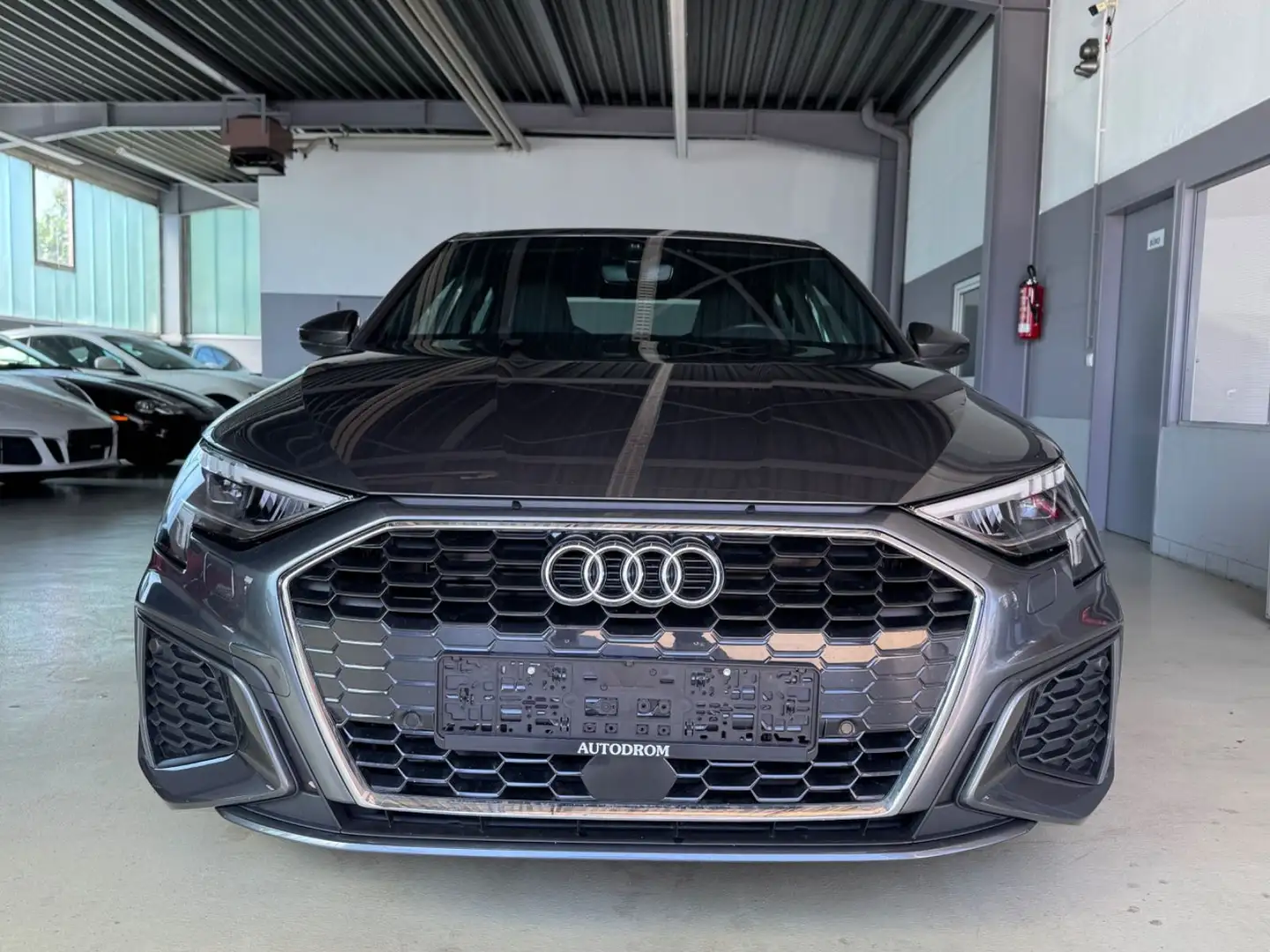 Audi A3 Limousine 35 TDI S line+Distronic+Virtual-Co. Grigio - 2