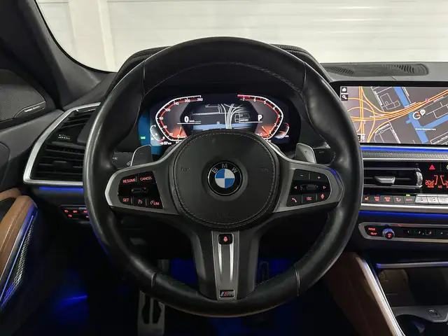 BMW X6 view 11