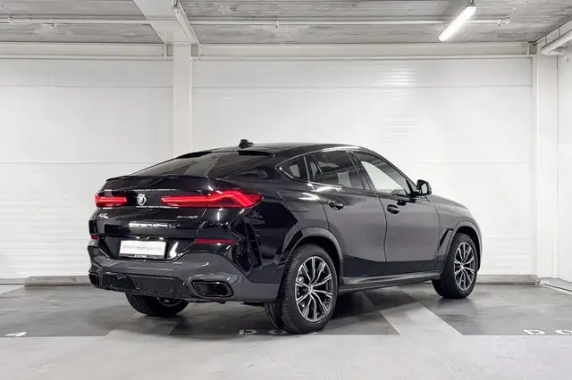 BMW X6 view 6