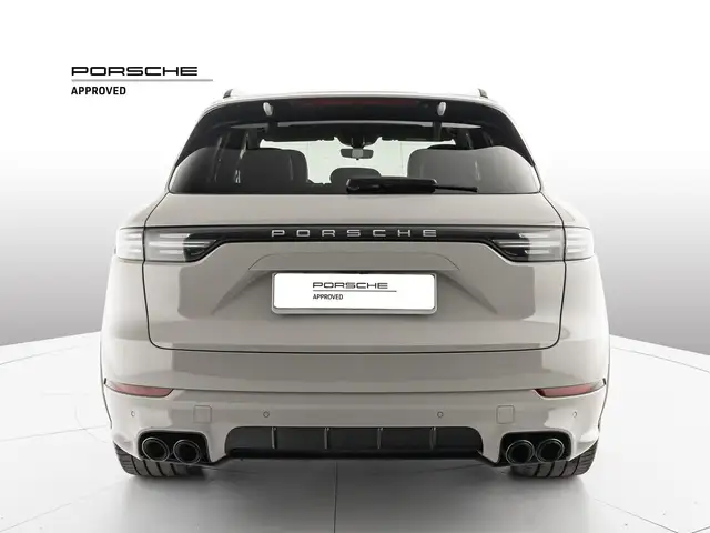 Porsche Cayenne view 5