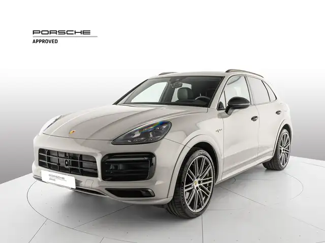 Porsche Cayenne main image