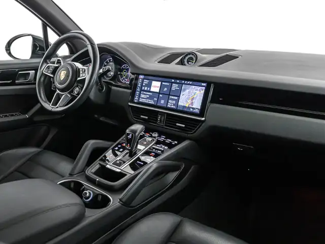 Porsche Cayenne view 7