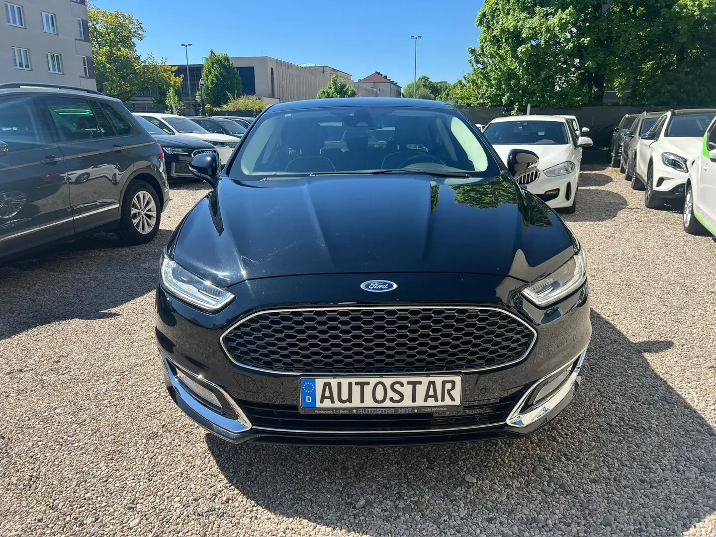 Ford Mondeo 2,0 Hybrid Vignale Automatik*Euro6*Top Schwarz - 2