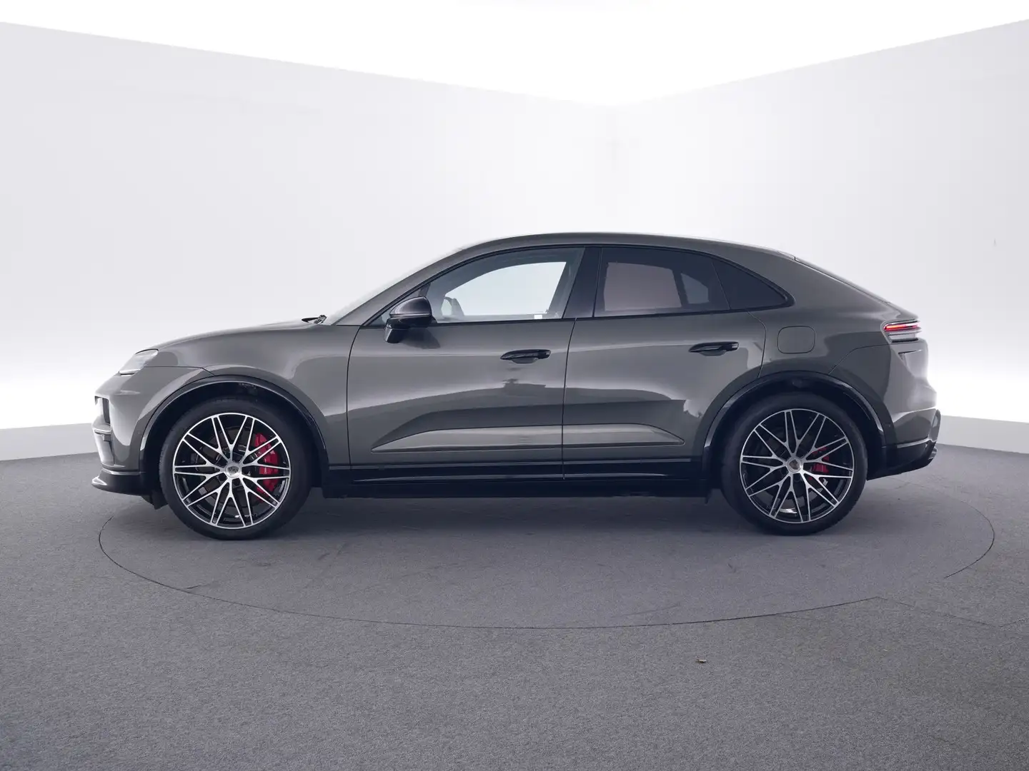 Porsche Macan Turbo Vert - 2