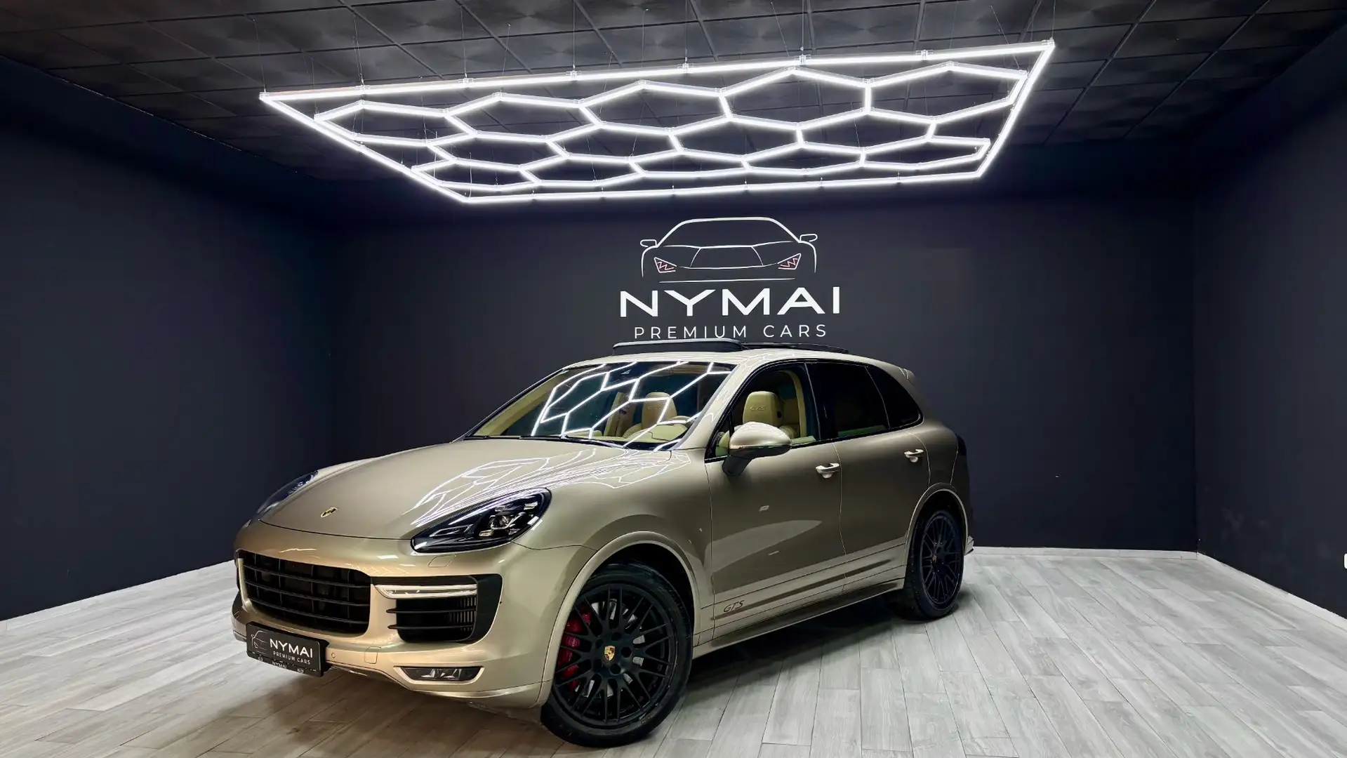 Porsche Cayenne GTS Aut. Beige - 2
