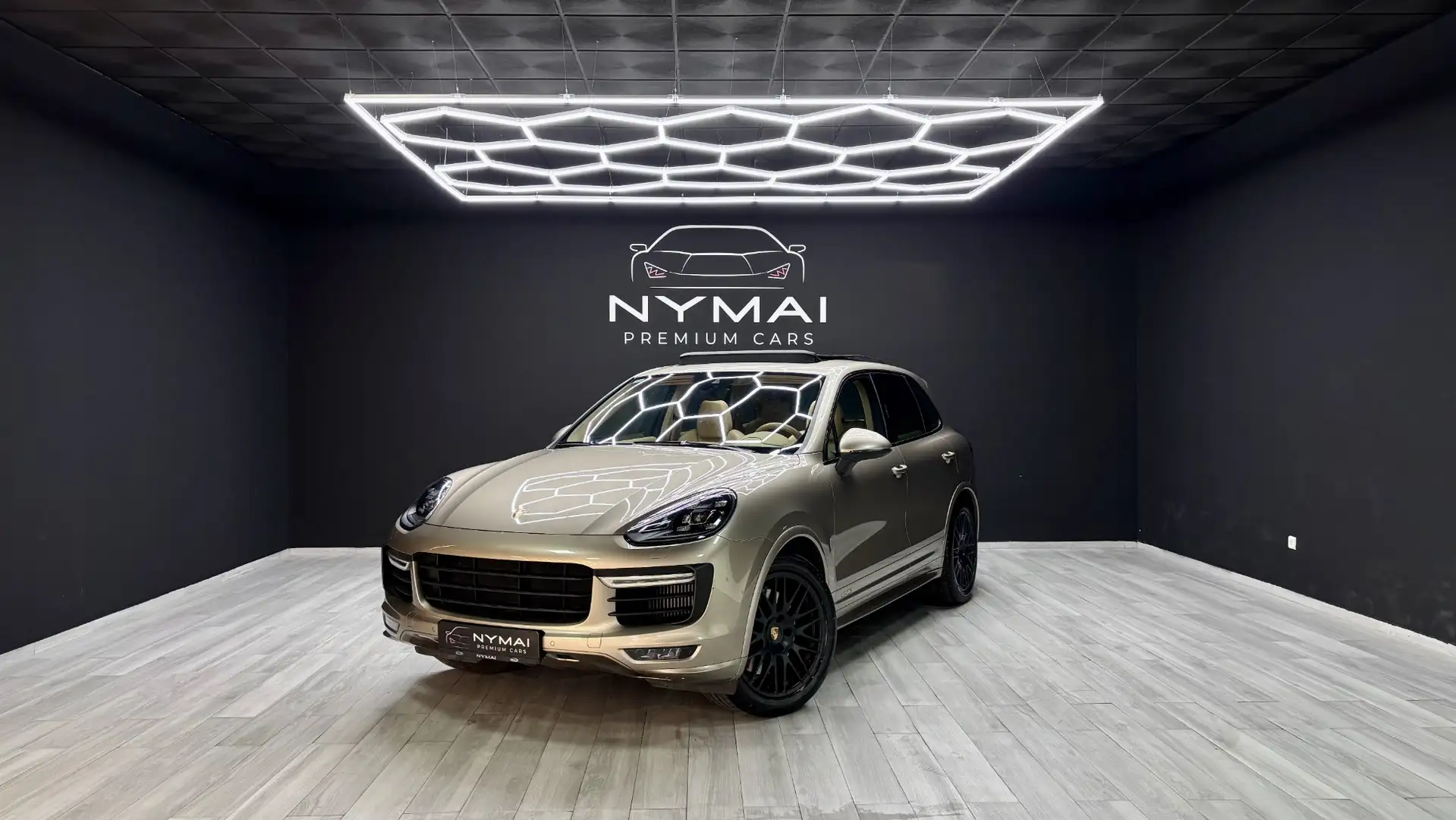 Porsche Cayenne GTS Aut. Beige - 1