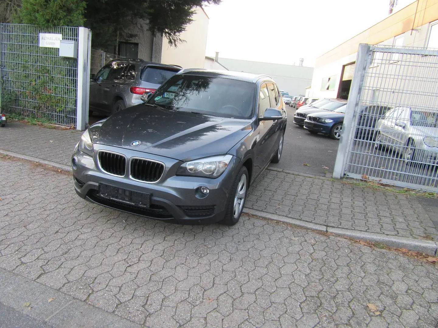 BMW X1 20 d sDrive Efficient Dynamics Edition Grau - 2