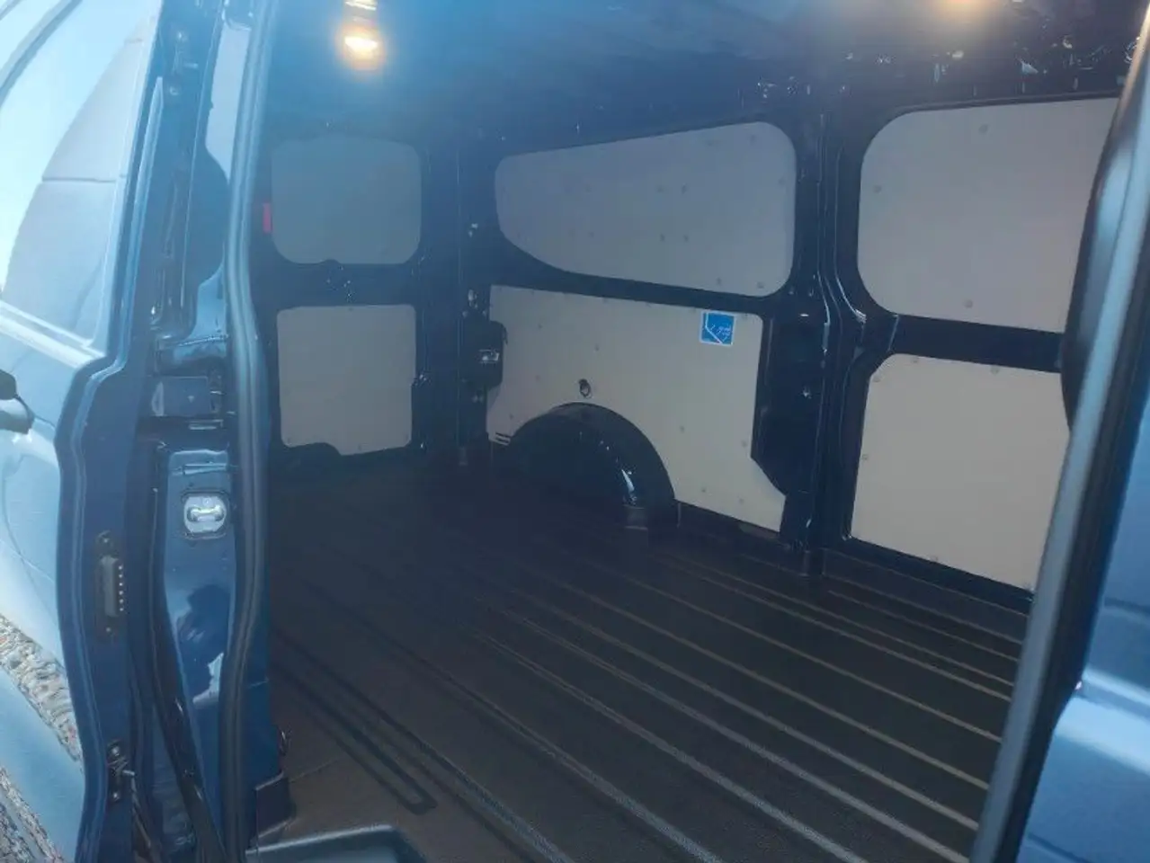 Ford Transit Custom FT320 L2 136 PS Trend LED 70l 9