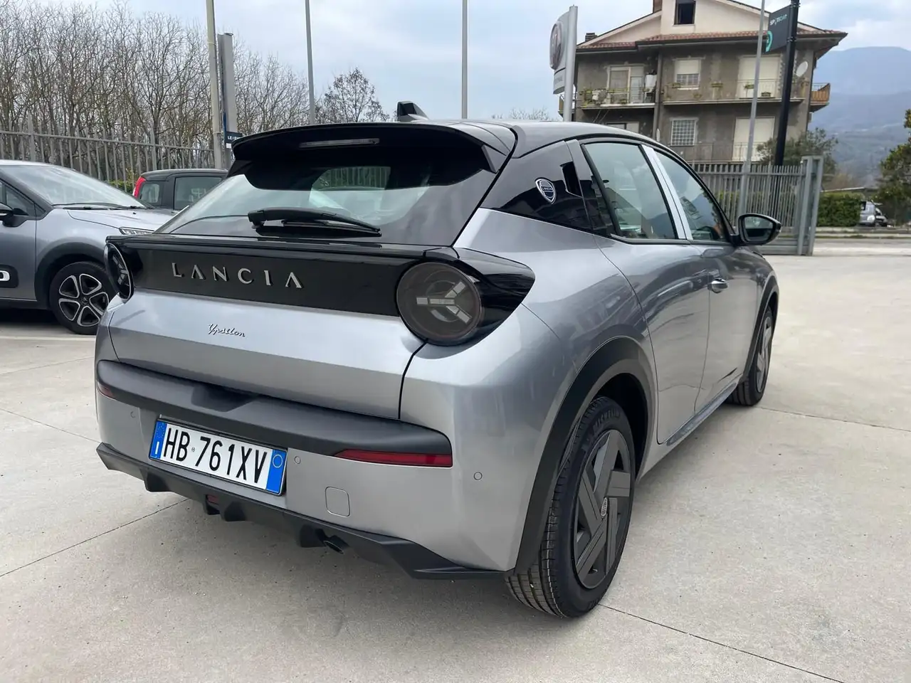 Lancia Ypsilon Ibrida 100cv Ypsilon e-DCT extrascomnto 1000 € in caso di finanziamento 3
