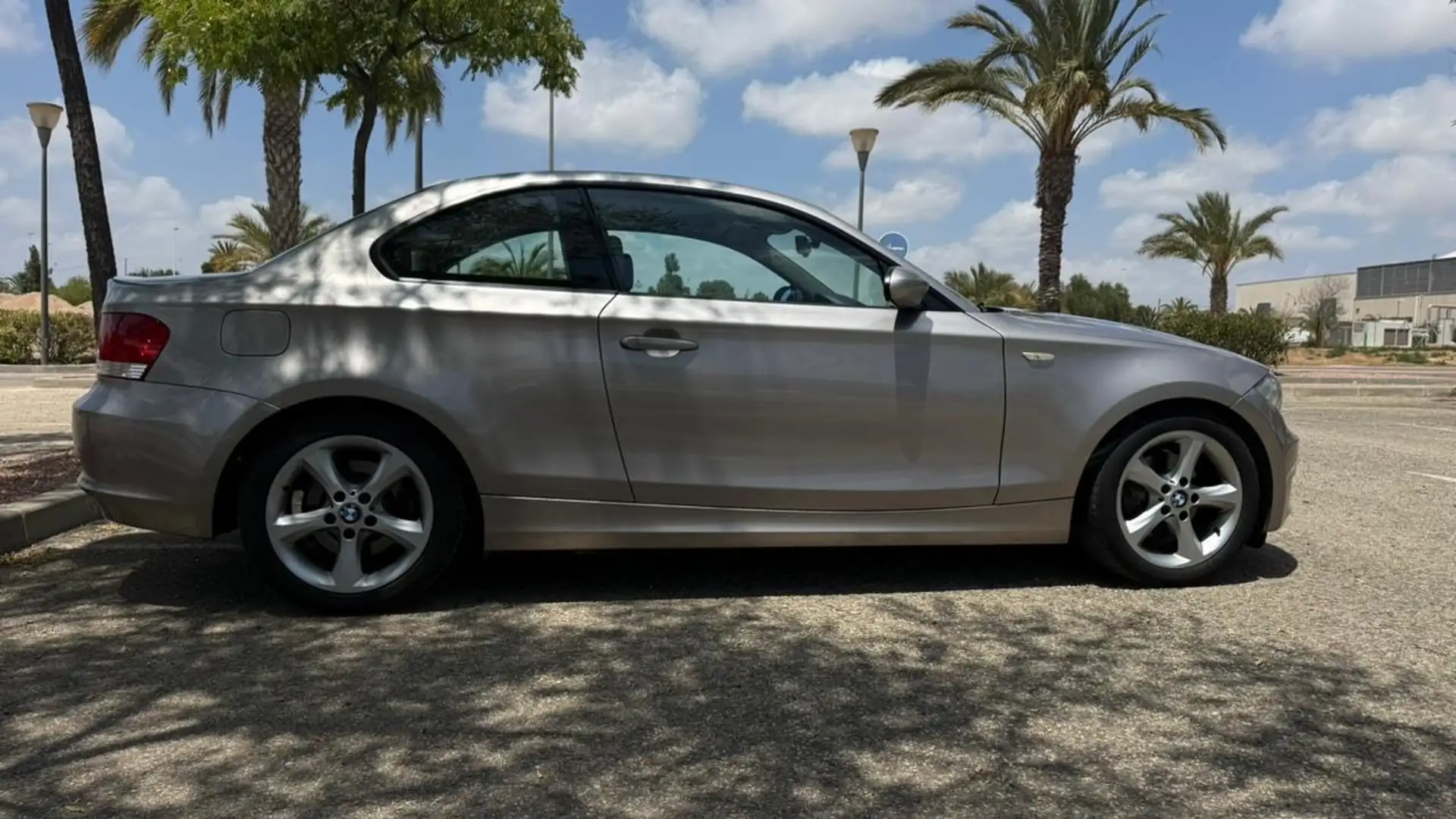 BMW 120 120dA Coupé - 2