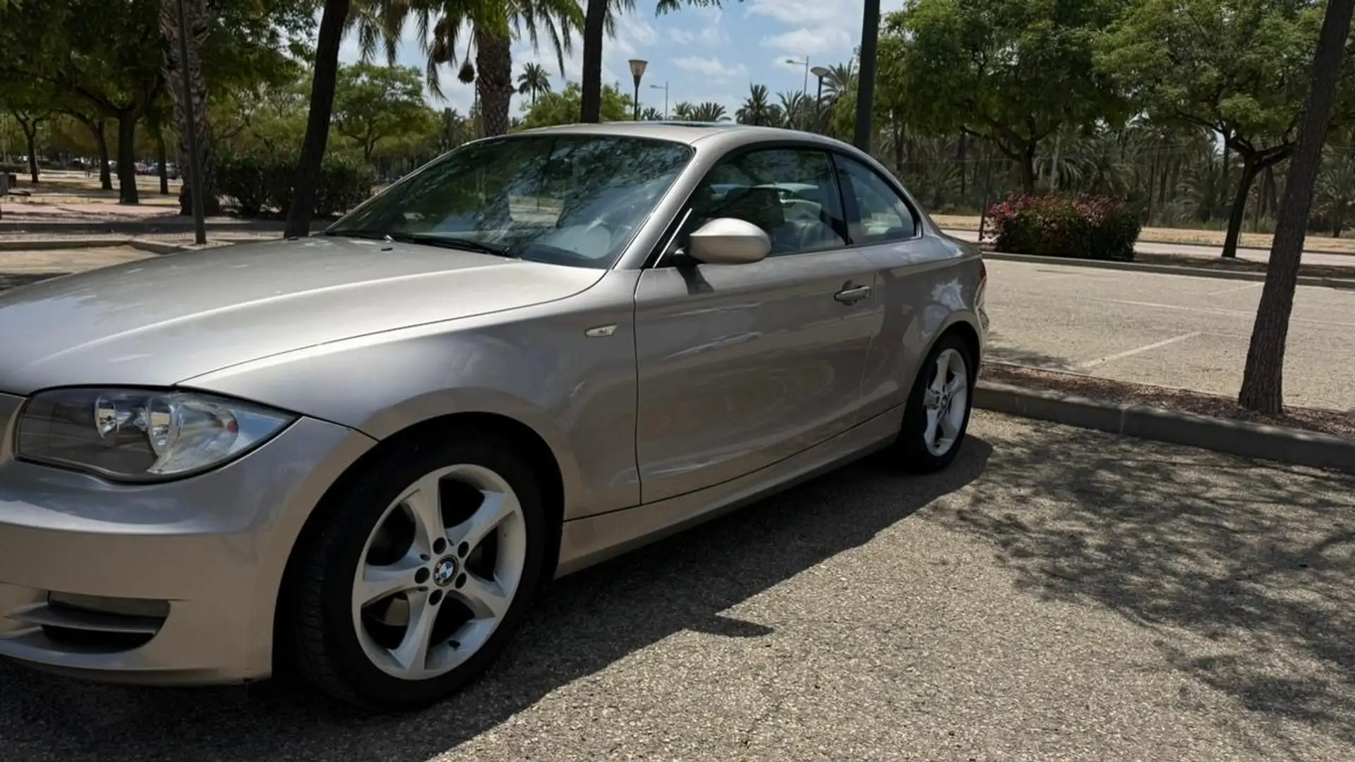 BMW 120 120dA Coupé - 1
