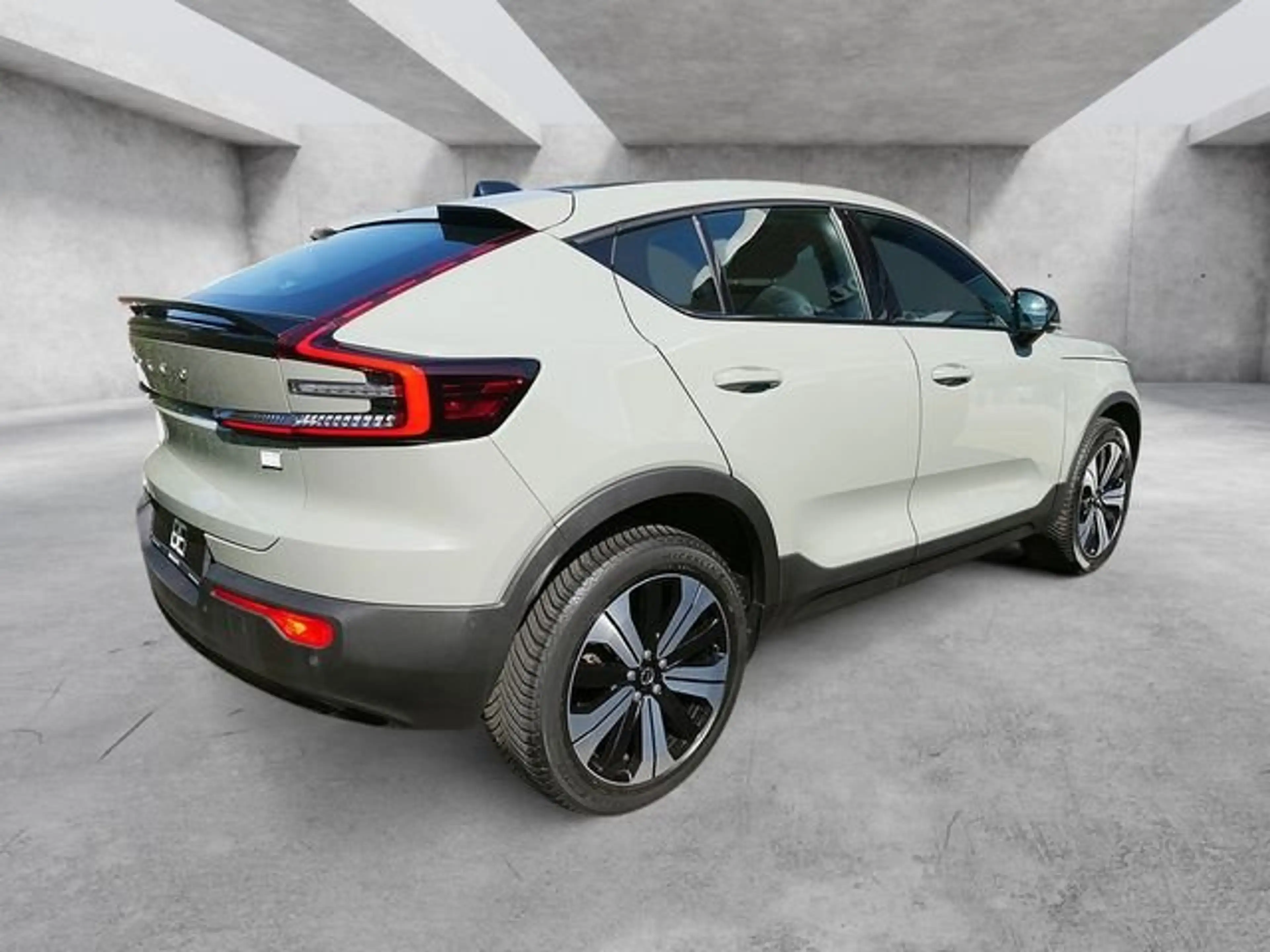 Volvo C40 Ultimate Recharge Pure Electric 2WD PANO — photo 4