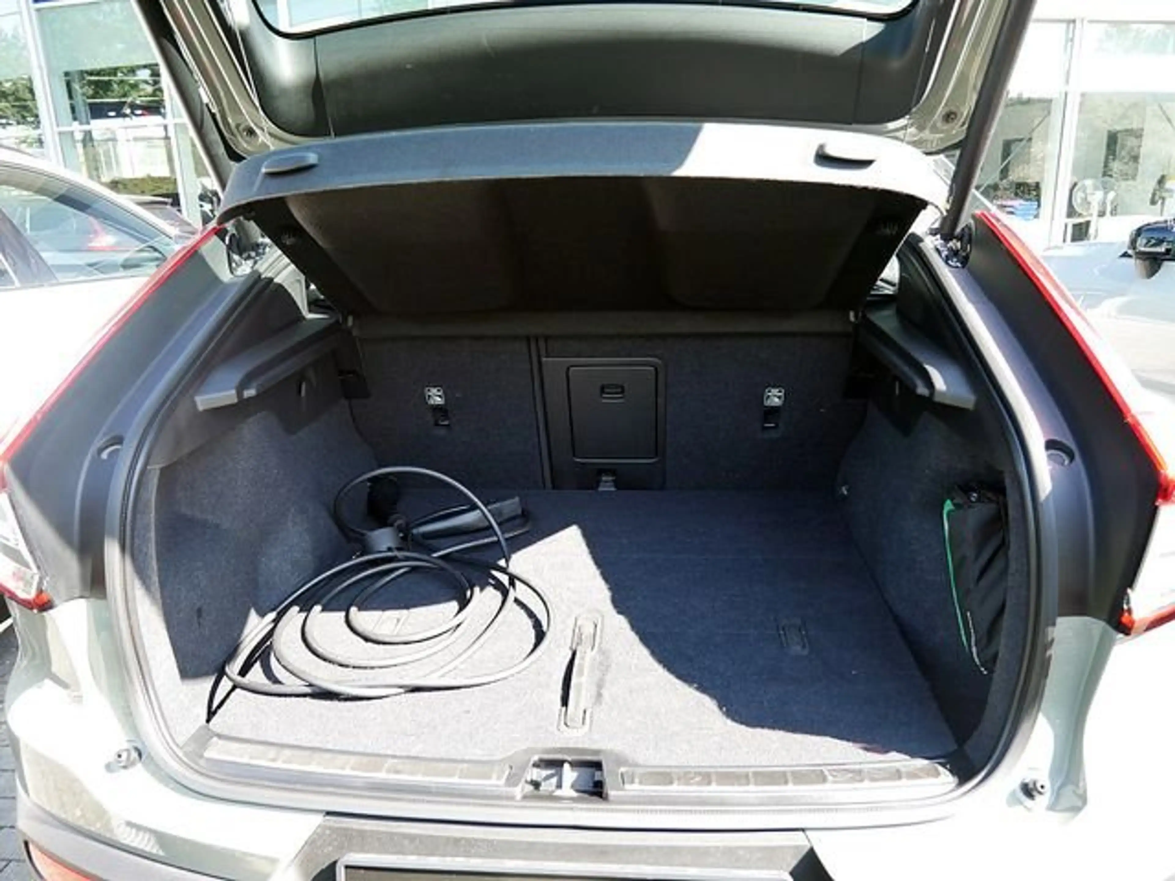 Volvo C40 Ultimate Recharge Pure Electric 2WD PANO — photo 11