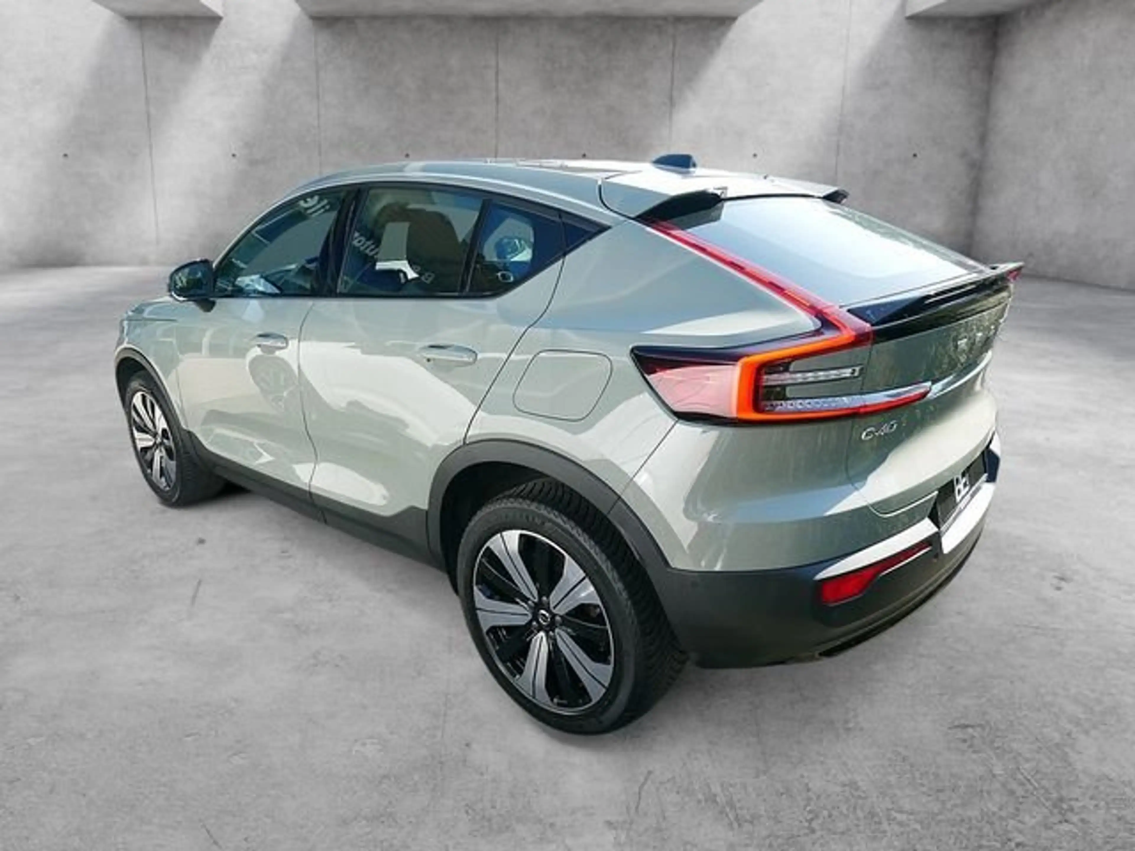 Volvo C40 Ultimate Recharge Pure Electric 2WD PANO — photo 3