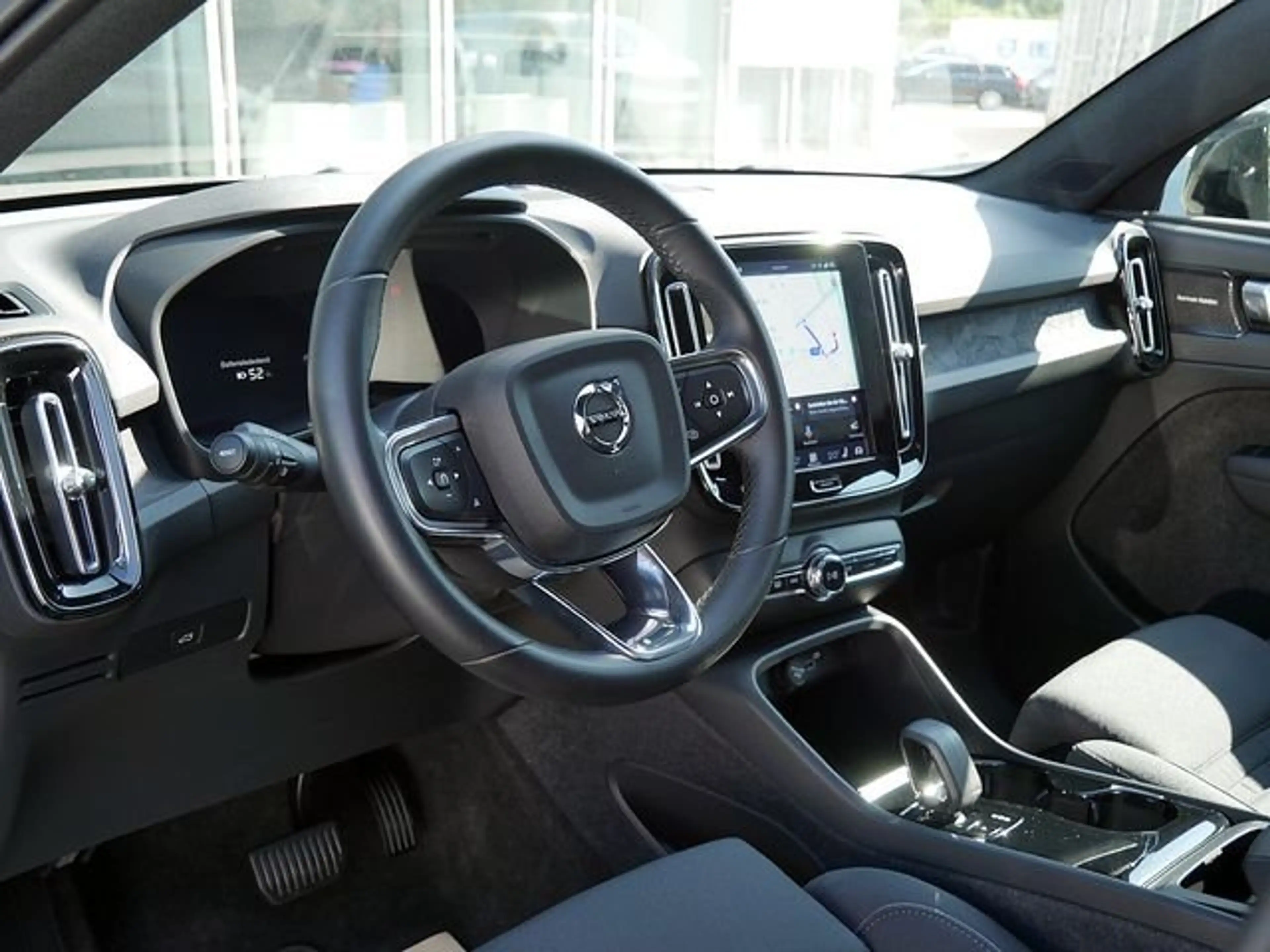 Volvo C40 Ultimate Recharge Pure Electric 2WD PANO — photo 13