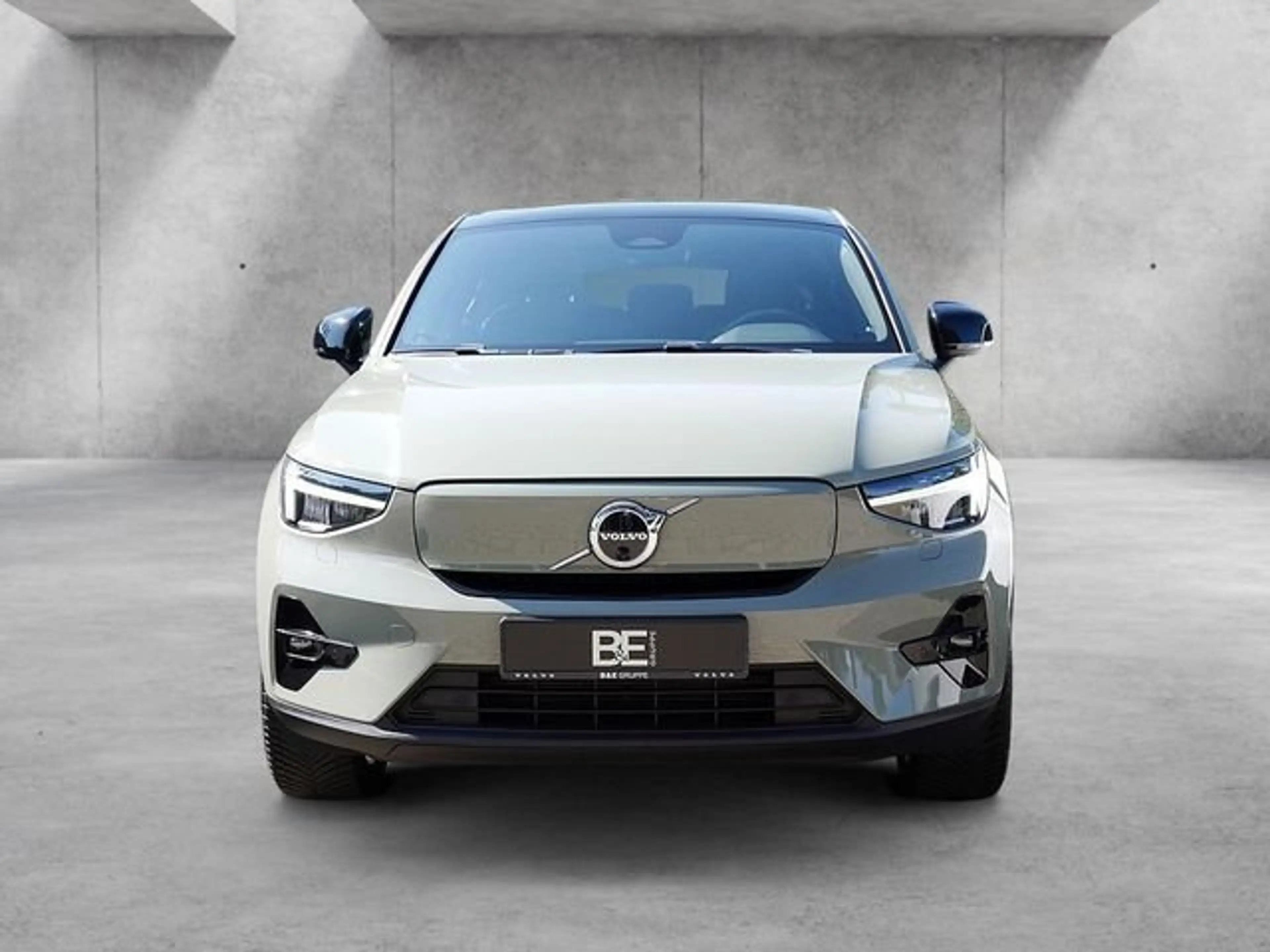 Volvo C40 Ultimate Recharge Pure Electric 2WD PANO — photo 2