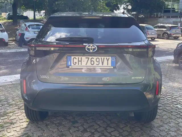 Toyota Yaris Cross view 3