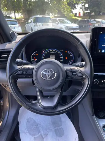 Toyota Yaris Cross view 12