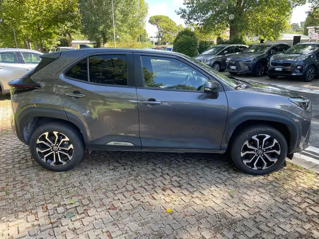 Toyota Yaris Cross view 5