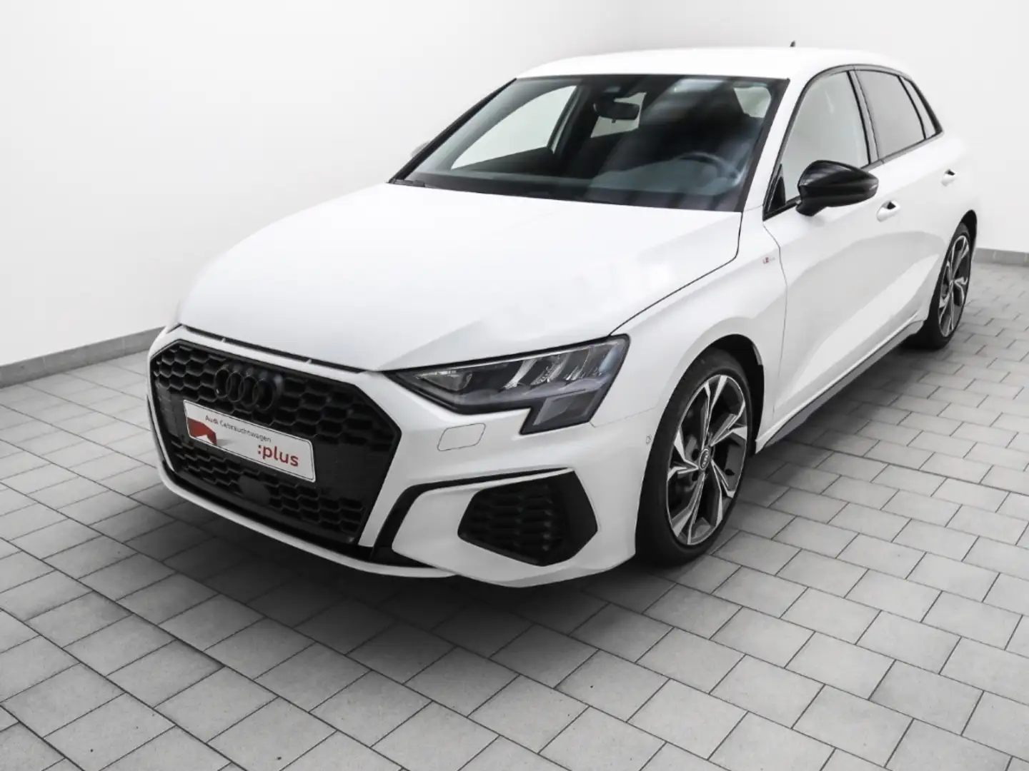 Audi A3 Sportback 35 TFSI S line Weiß - 2