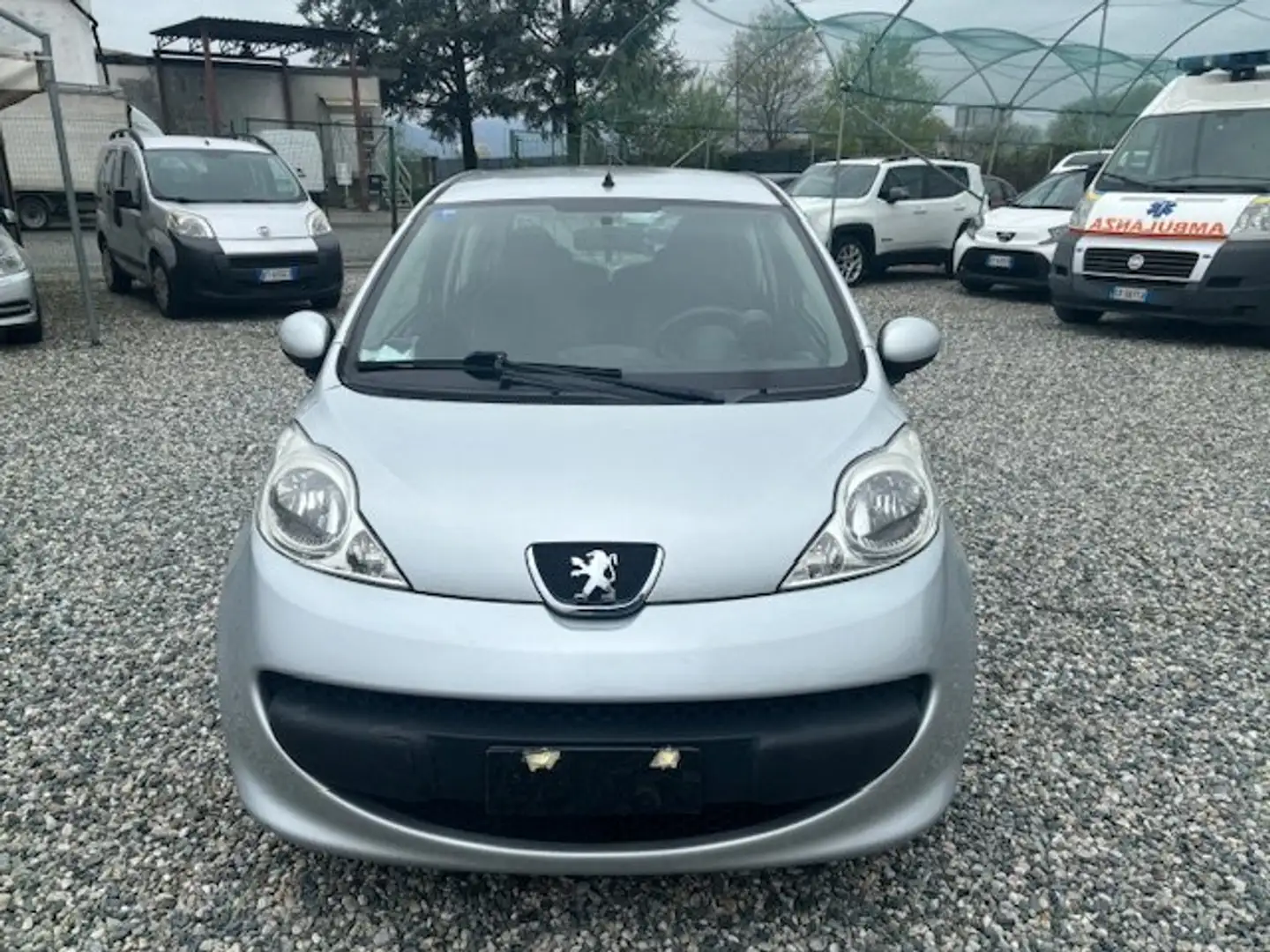 Peugeot 107 107 1.0 12v desir 3p FL Grau - 2