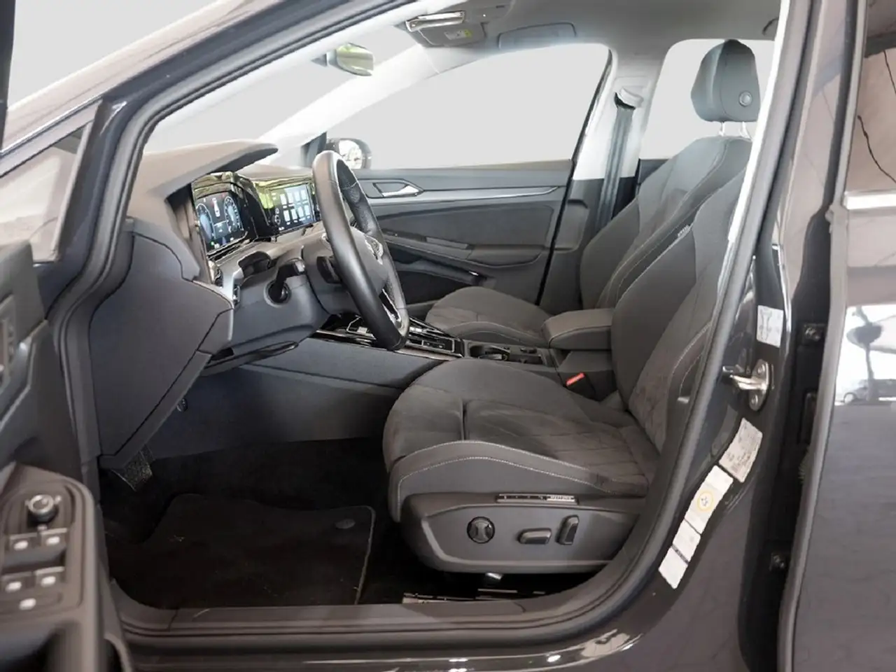 Volkswagen Golf 2.0 TDI DSG Style 13
