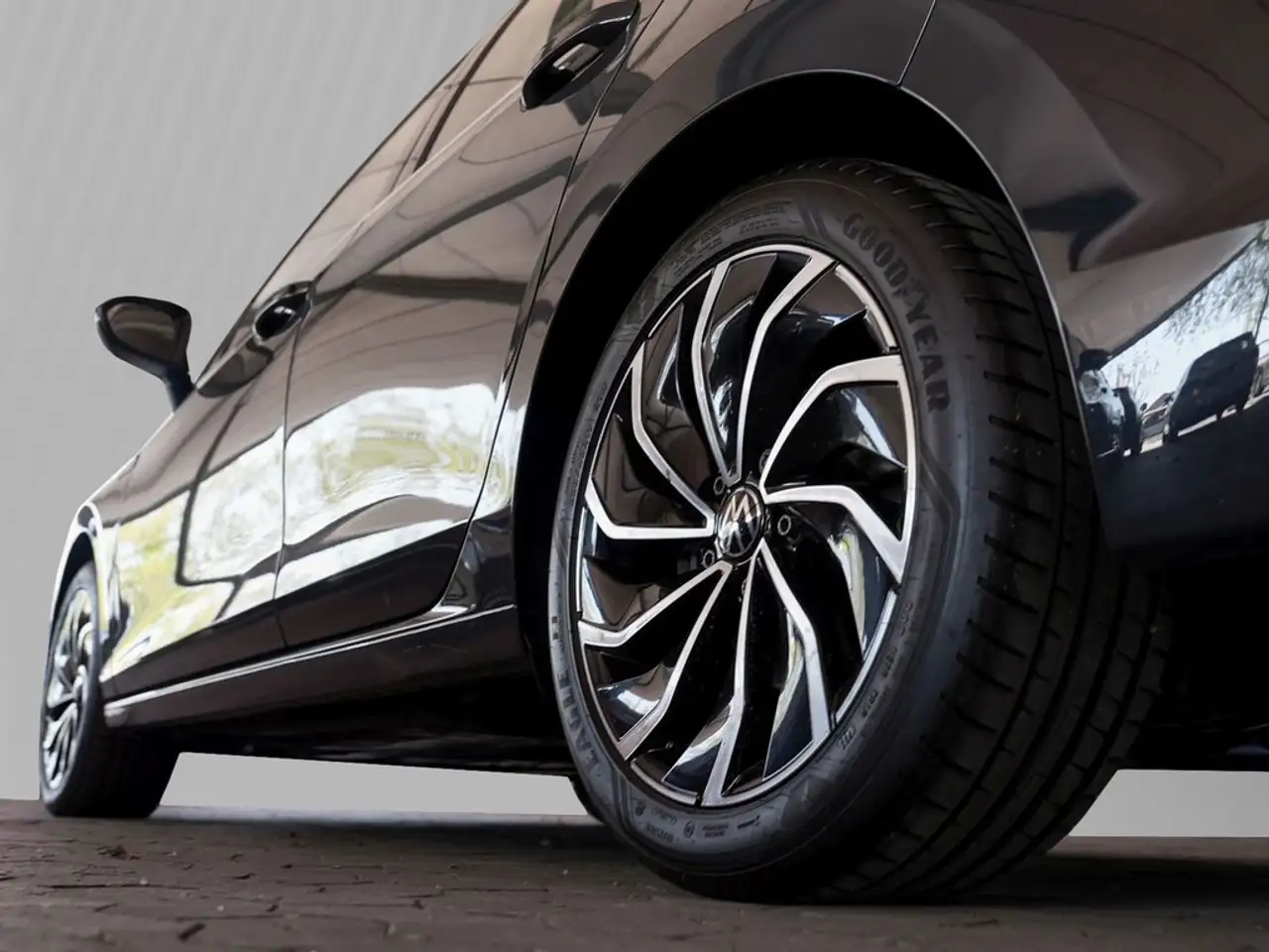 Volkswagen Golf 2.0 TDI DSG Style 4