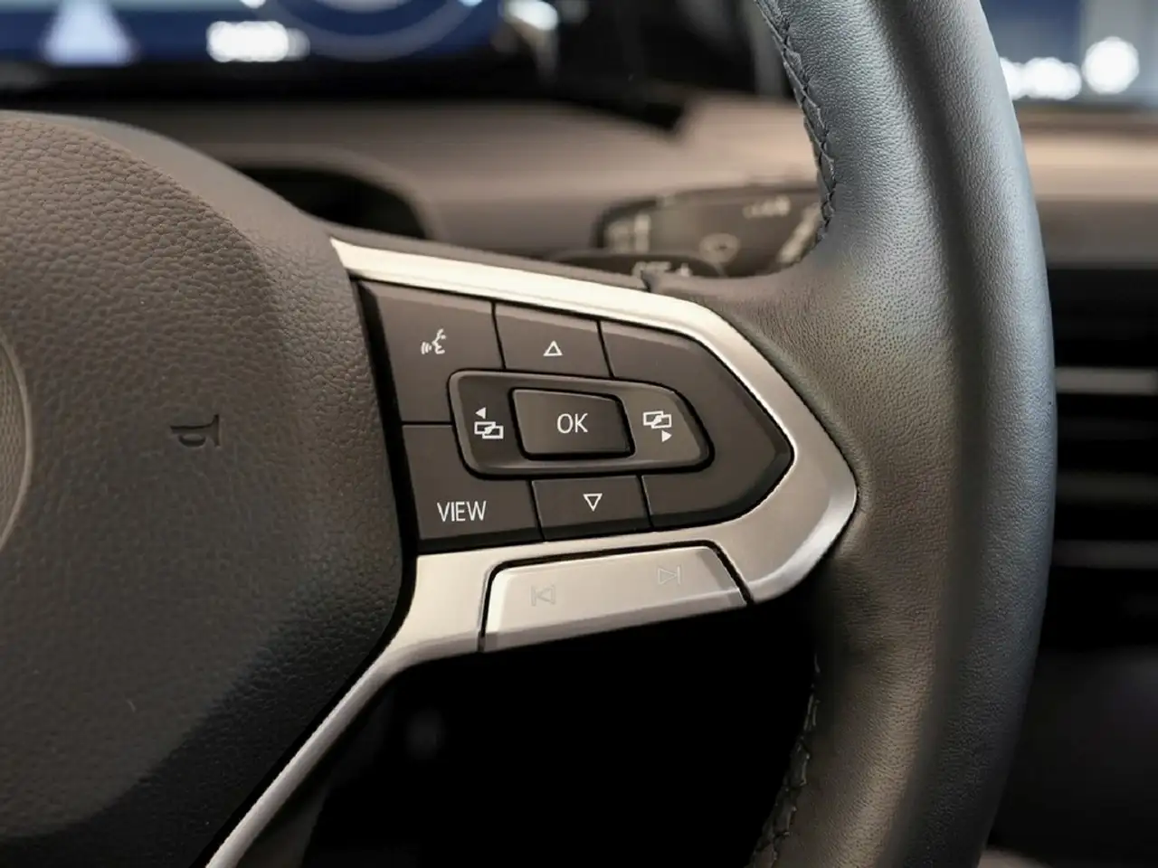 Volkswagen Golf 2.0 TDI DSG Style 11