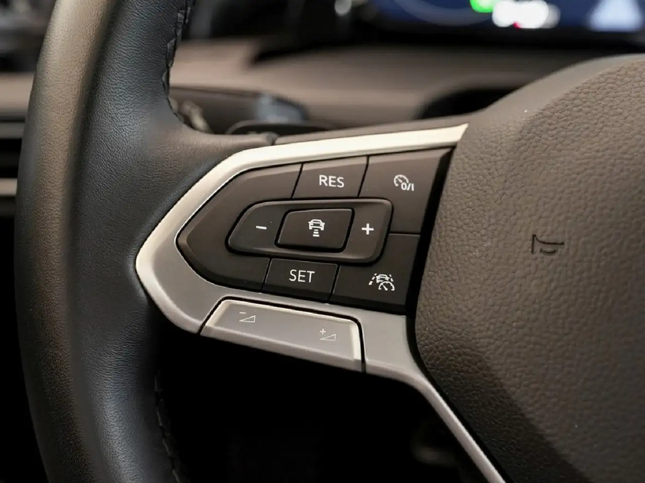 Volkswagen Golf 2.0 TDI DSG Style 10