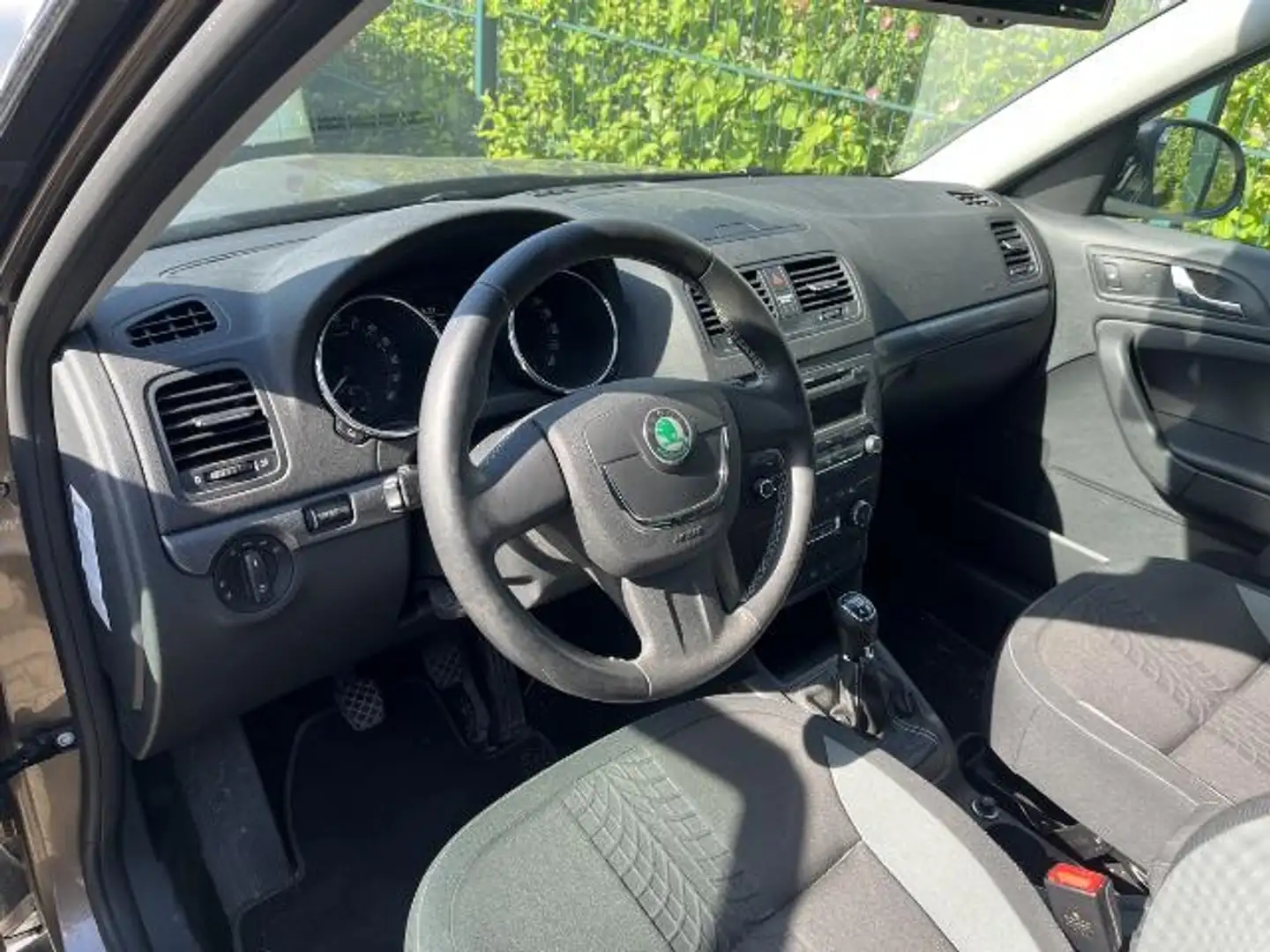 Skoda Yeti 2.0 TDI Adventure 4x4 - PDC hi - Klima - Tempomat Braun - 2