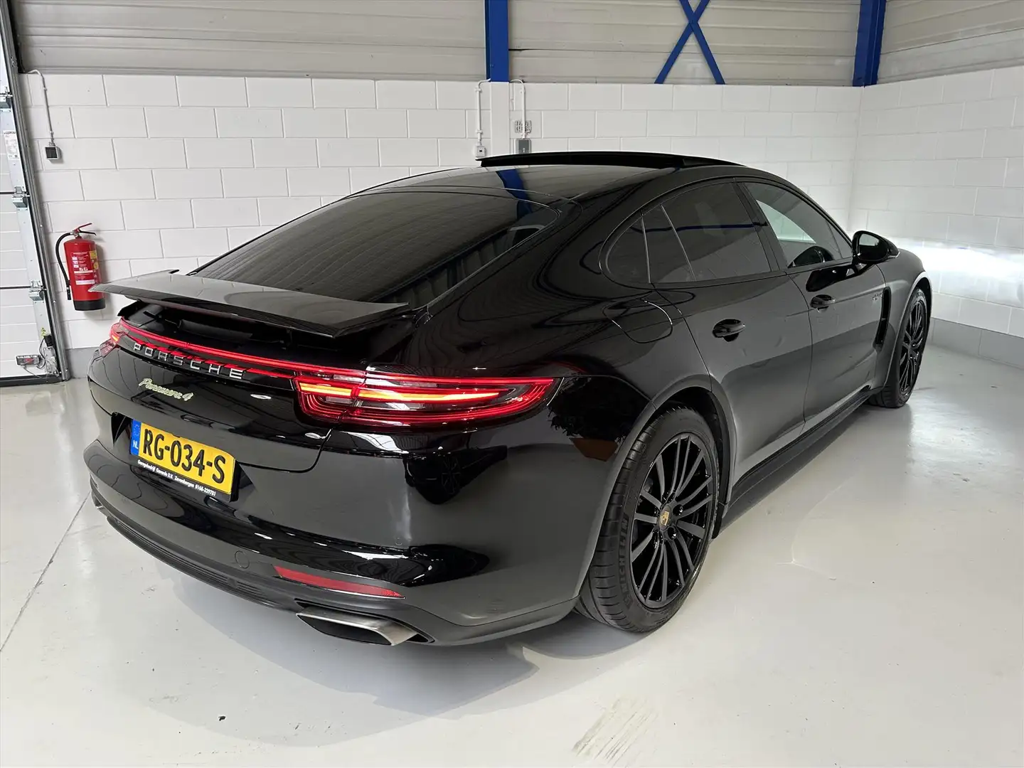 Porsche Panamera 2.9 V6 E-Hybrid 462pk PDK Pano, Chrono, Bose Zwart - 2