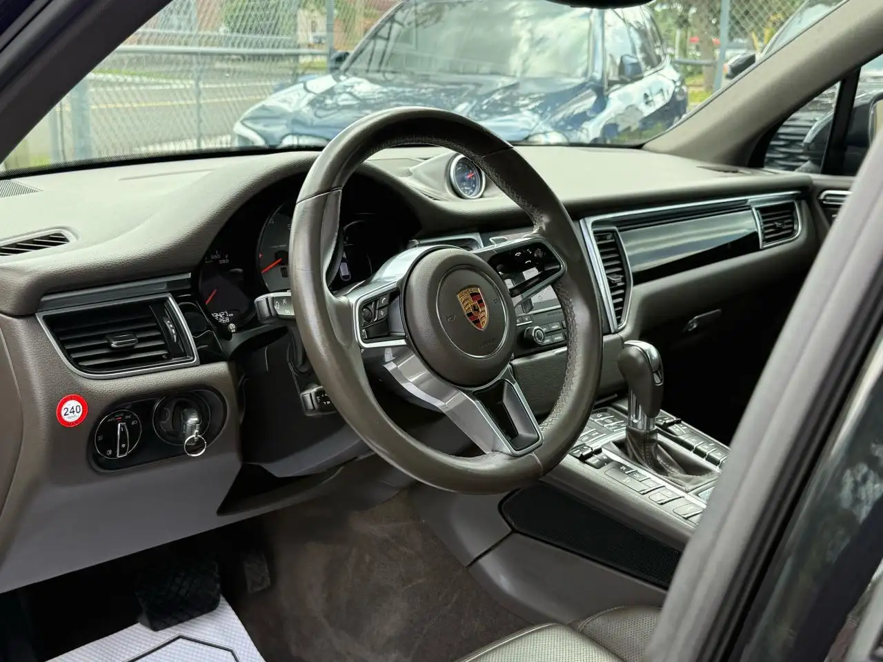 Porsche Macan снимка Porsche Macan