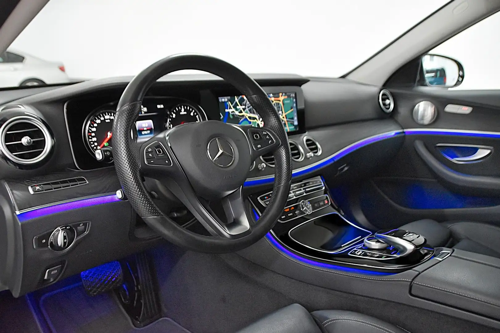Mercedes-Benz E 350 D 9G-TRONIC EXCLUSIVE*VOLLLEDER-SPORTSITZE* Grau - 2