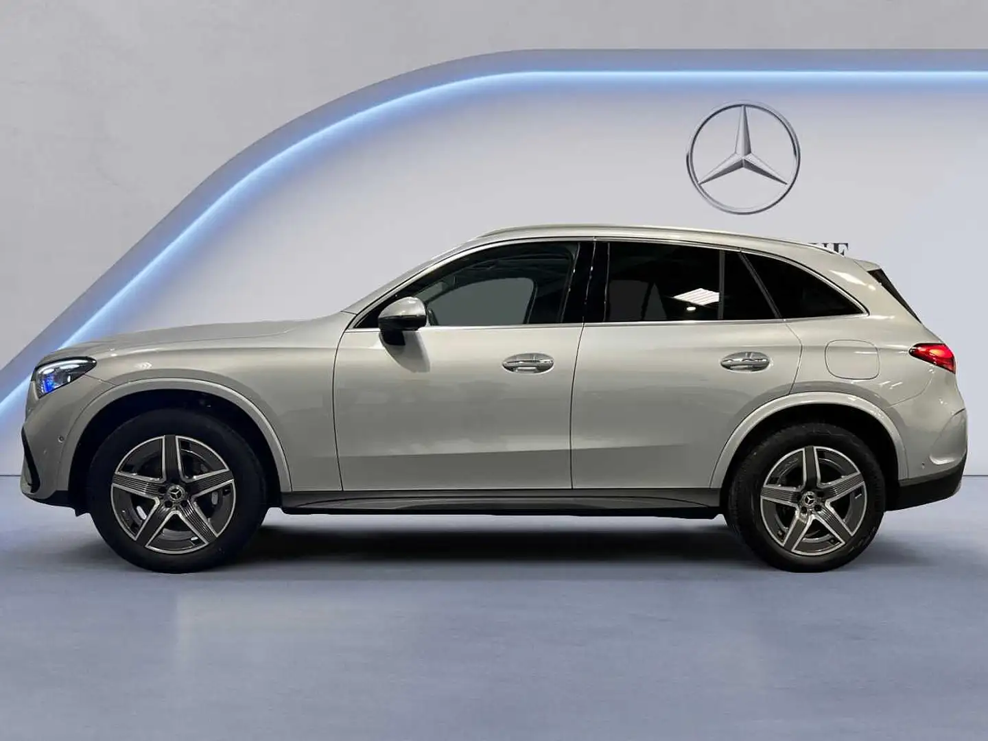 Mercedes-Benz GLC 300 de 4MATIC AMG Line Zilver - 2