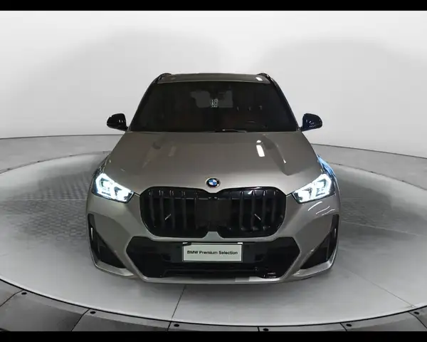 BMW X1 view 3