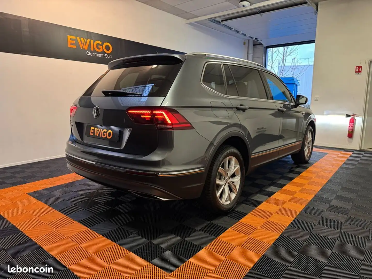 Volkswagen Tiguan Allspace 1.5 tsi 150ch carat dsg bva Gris - 2