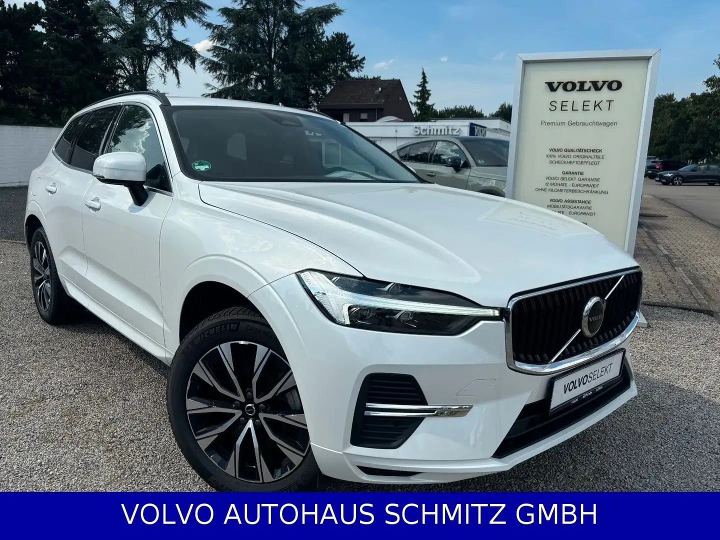 Volvo XC60 B4 Core 19" Ganzjahresreifen BLIS ACC Weiß - 1