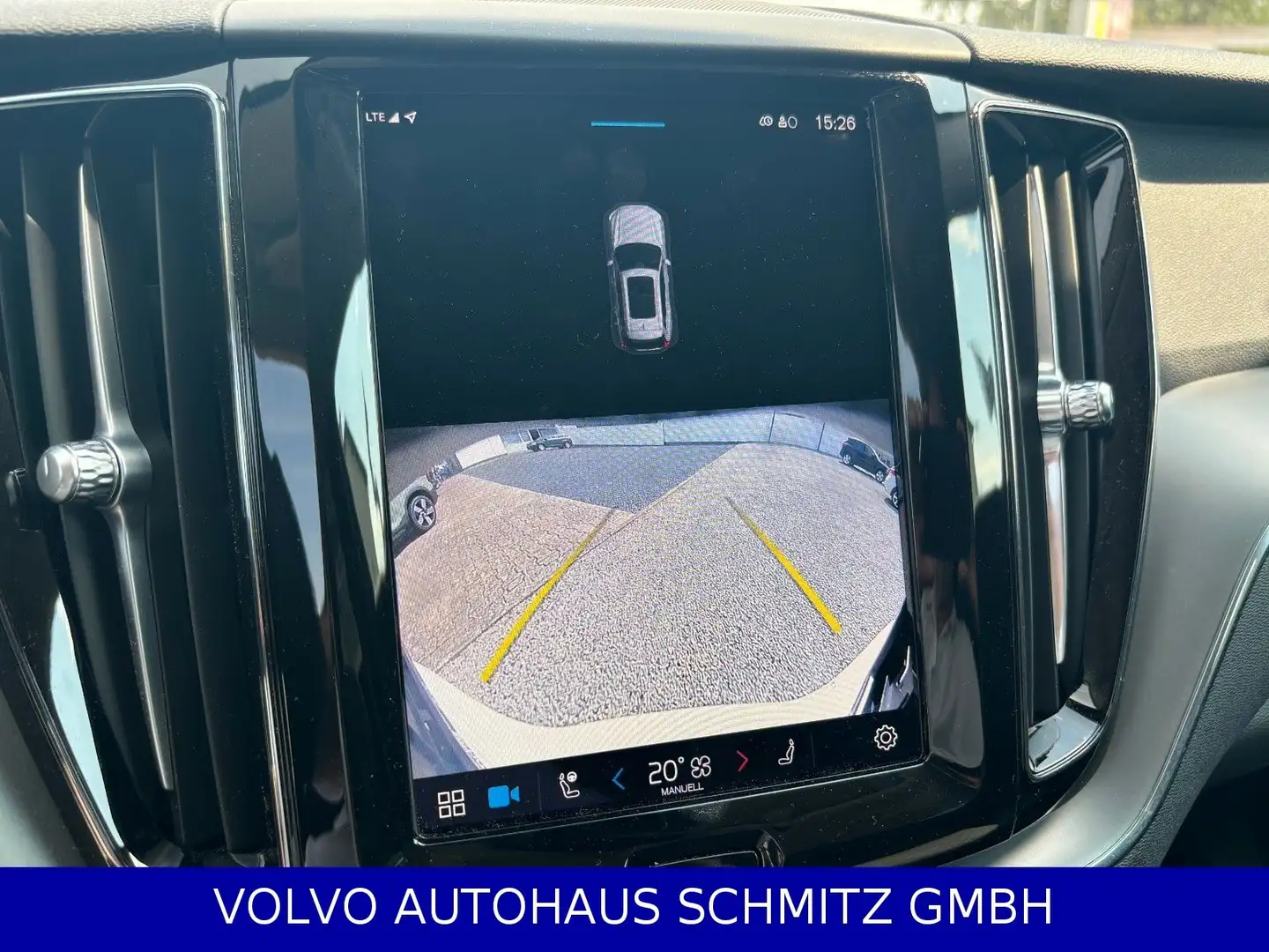 Volvo XC60 B4 Core 19" Ganzjahresreifen BLIS ACC Weiß - 2