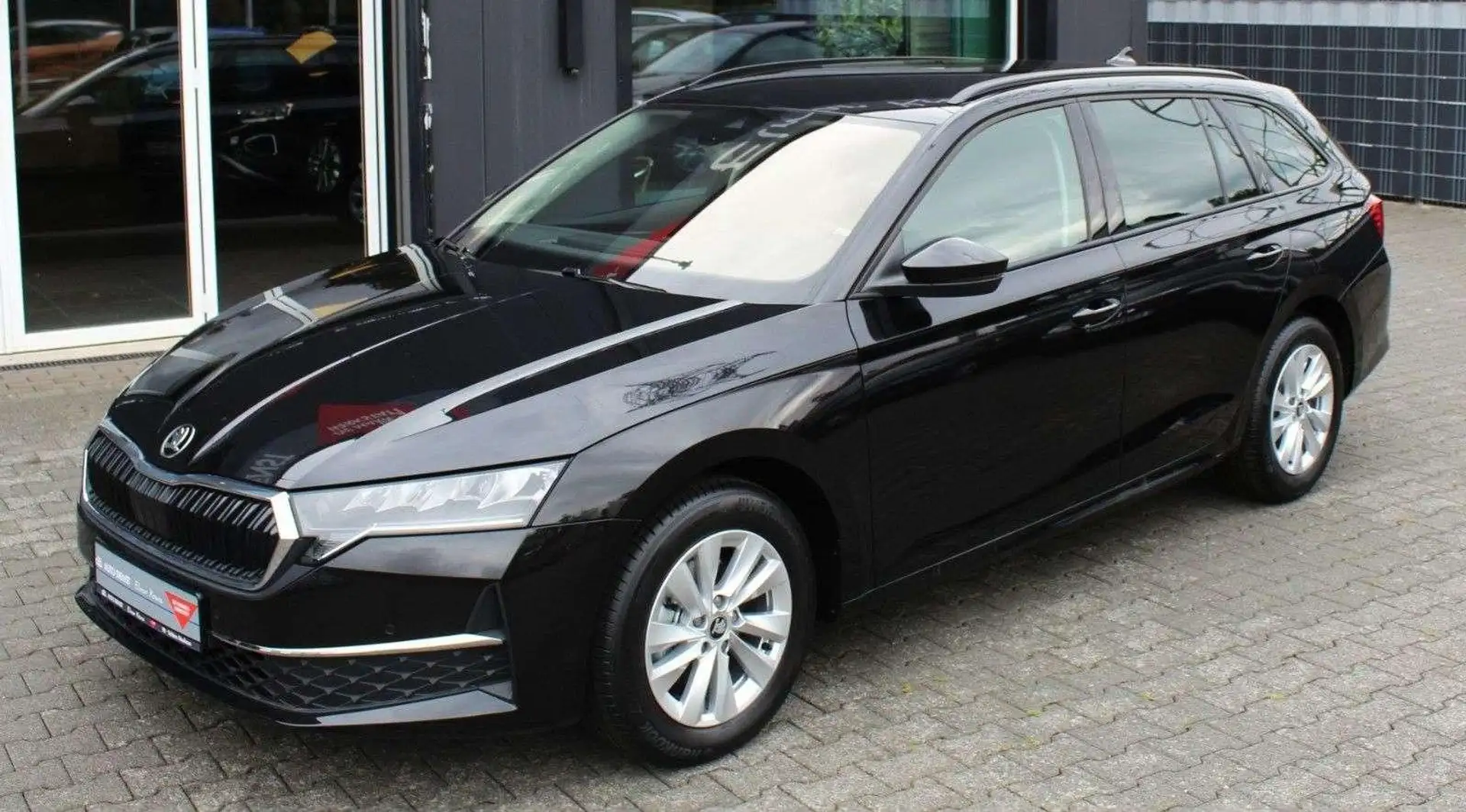Skoda Octavia Combi 1.5 TSI, 110 kW Selection, 130 Jah Schwarz - 1