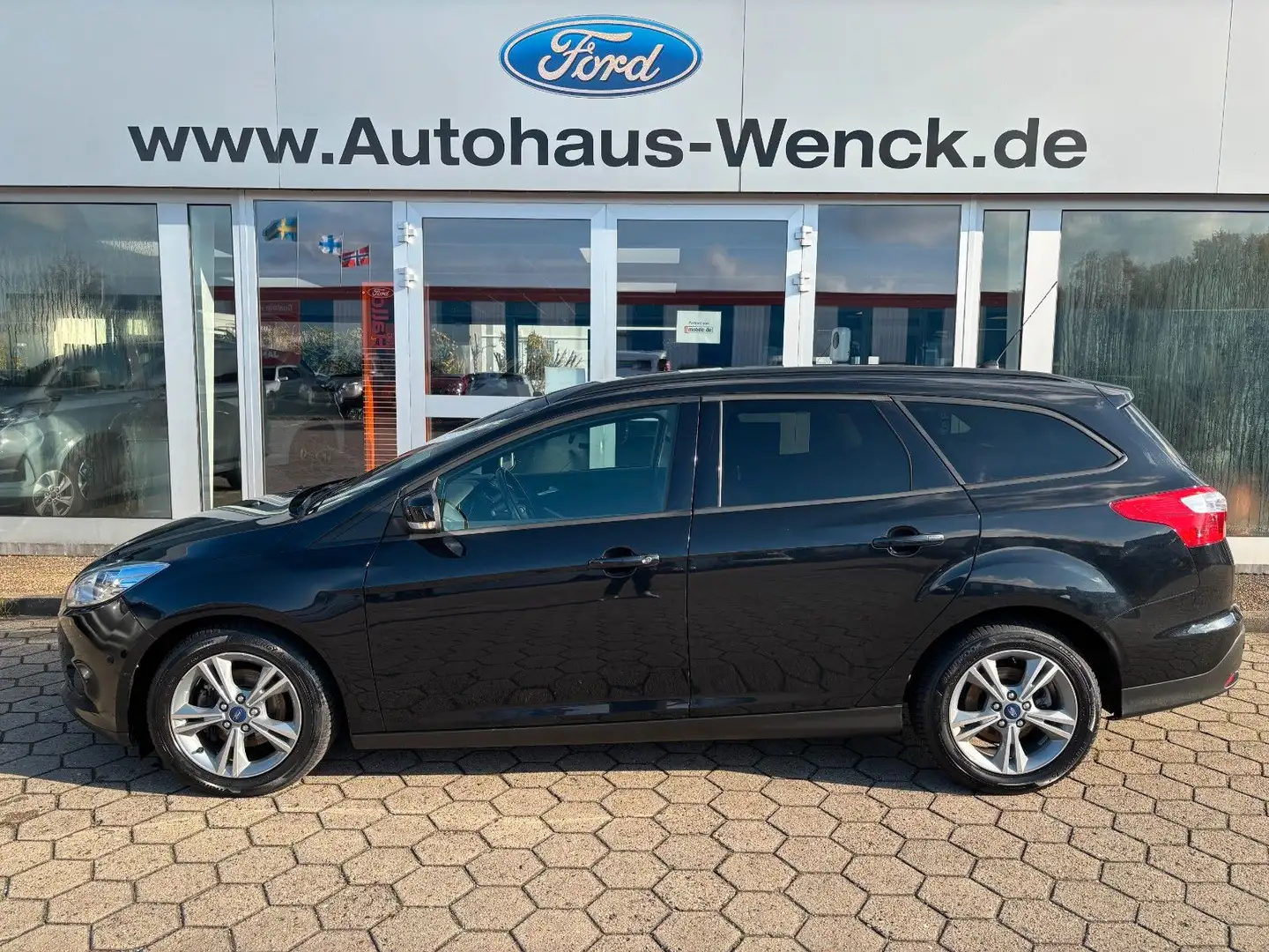 Ford Focus 1,0 *KLIMA*NAVI*WINTER-PAKET*ZAHNRIEN NEU Noir - 1
