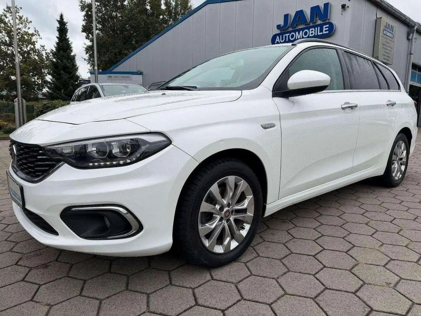 Fiat Tipo Kombi 1.4 Lounge Kamera Navi PDC - 1