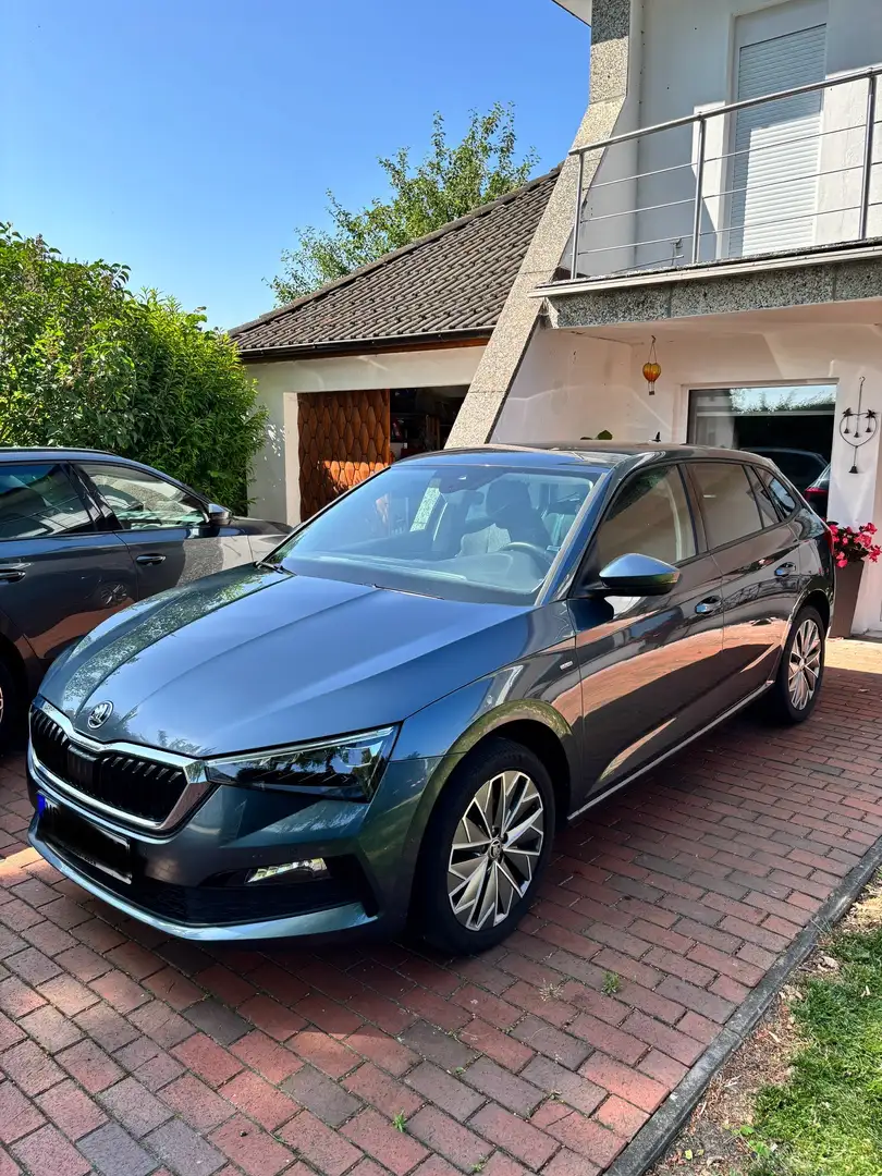 Skoda Scala Clever Grau - 2