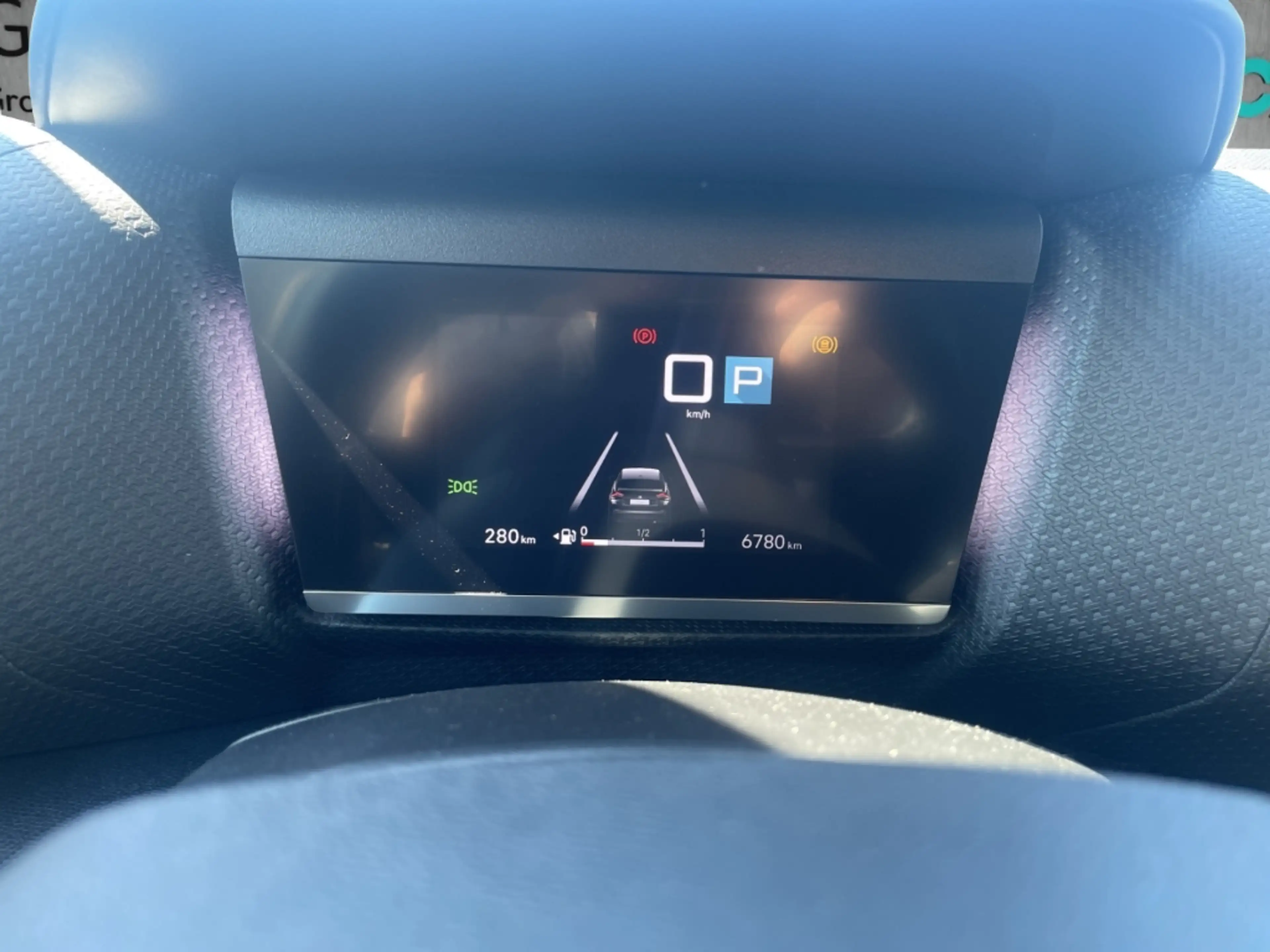 Citroen C4 PT 130 EAT8 Shine Navi 360 Kamera LED Apple CarPla — photo 15