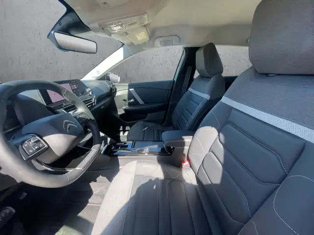 Citroen C4 view 9