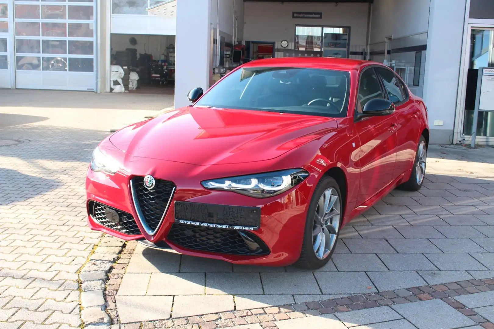 Alfa Romeo Giulia Ti Q4 Werksgarantie 03-27 Matrix-LED Rot - 1