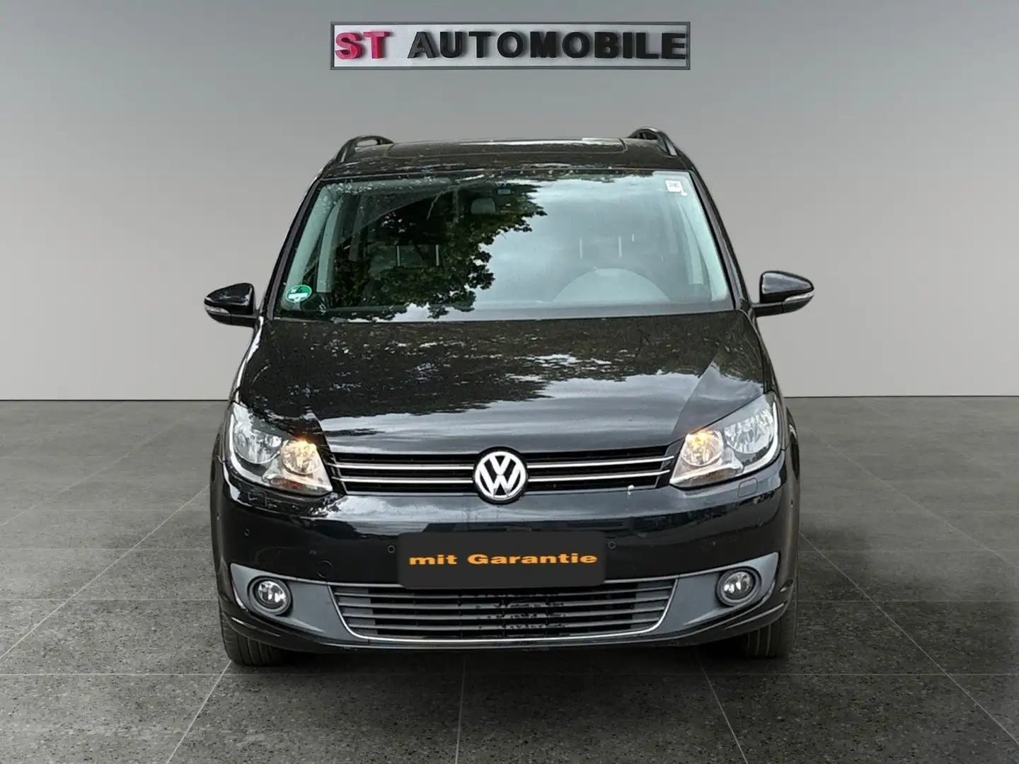 Volkswagen Touran Comfortline 1.4-Panorama-PDC Negro - 2