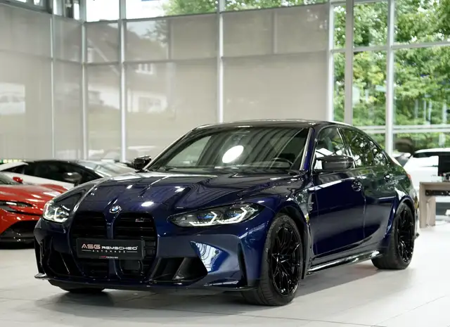 BMW M3 view 4
