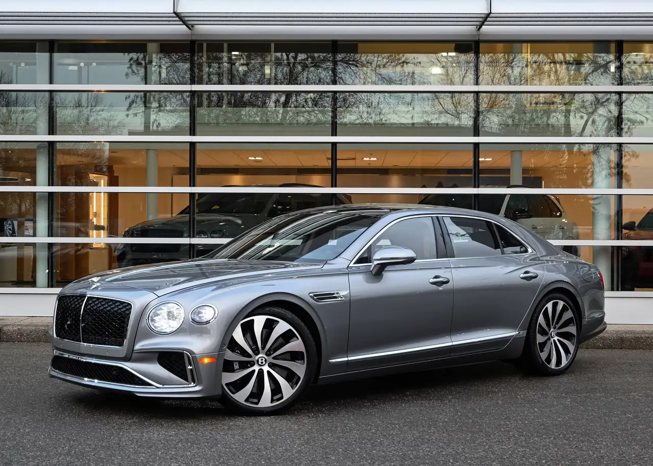 Bentley Flying Spur снимка Bentley Flying Spur