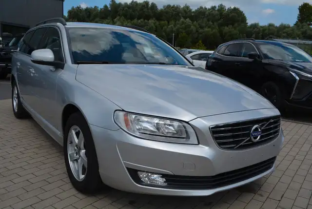 Volvo V70 Kombi Kinetic-HU+Service neu-Garantie incl.