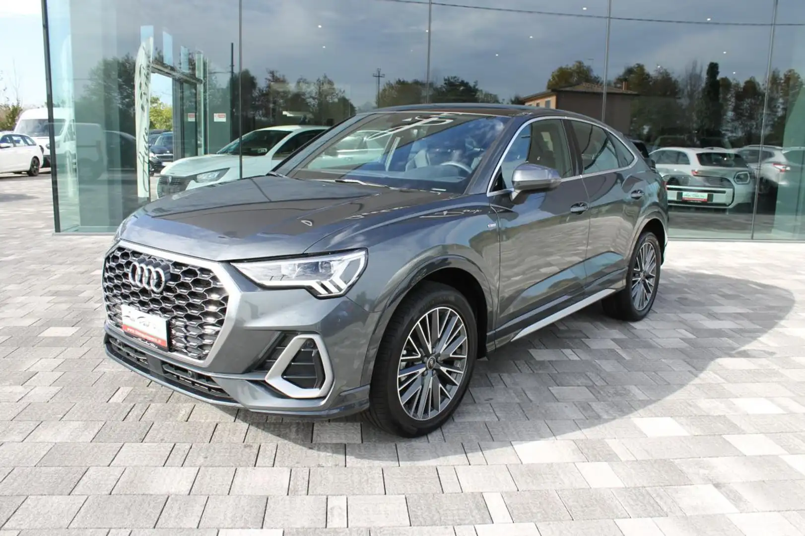 Audi Q3 SPB 35 TDI S tronic S line edition Gris - 2